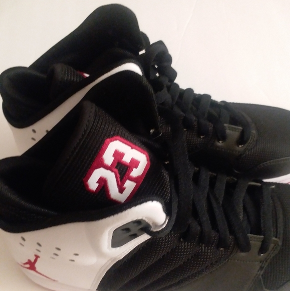 Jordan shoes - Picture 2 of 3